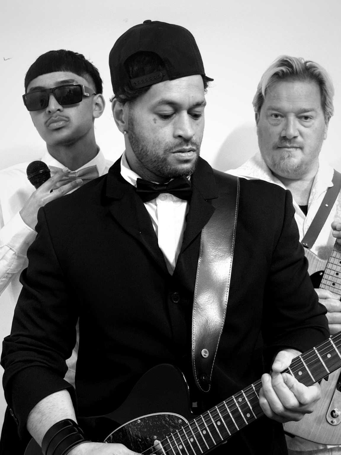Black and white Scroll Kid Sylable performance photo